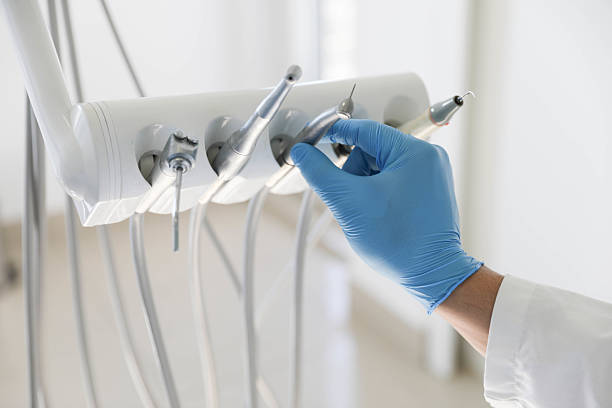 Professional Emergency Dentist technician working in Duluth, GA